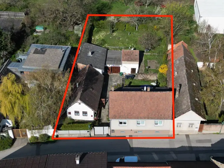 Charmantes Einfamilienhaus mit großem Garten, Nebengebäude &amp; Weinkeller in idyllischer Ruhelage – Hagenbrunn bei Wien