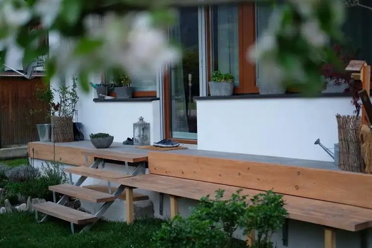 Stans: Wunderschöne 3 bis 4 Zimmer Gartenwohnung
