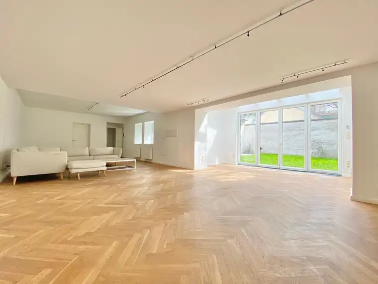 Villa in Grinzing mit Indoorpool, Garage und Lift