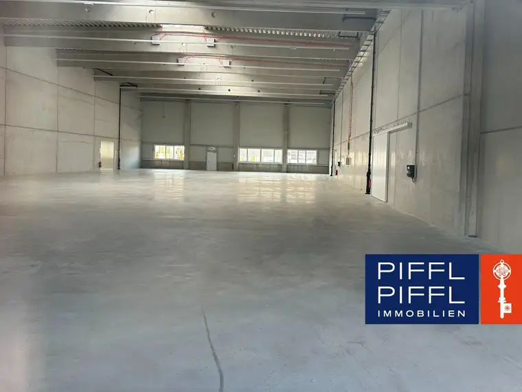 Moderne Gewerbefläche in Top-Lage in Pasching, 1.091m² Halle mit 257m² Büro!