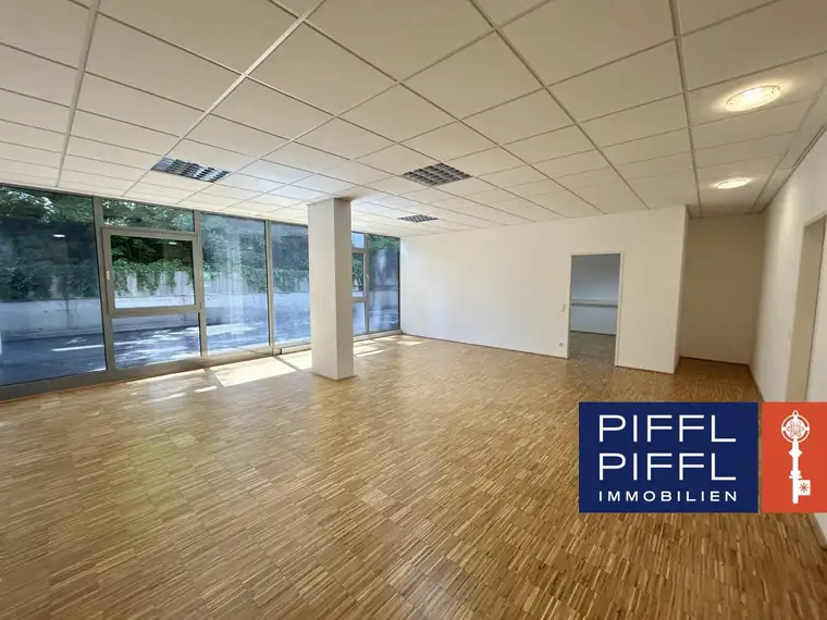Großzügige 119 m2 mit 2 Garagenplätzen zu mieten!