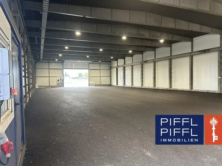 Große Lagerfläche 975m² in Ried im Innkreis zu mieten!