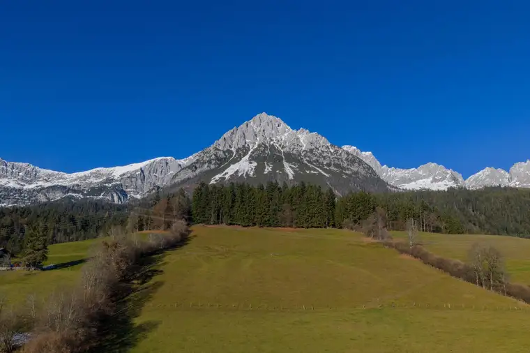 Voll erschlossenes Baugrundstück in toller Wohngegend von Ellmau
