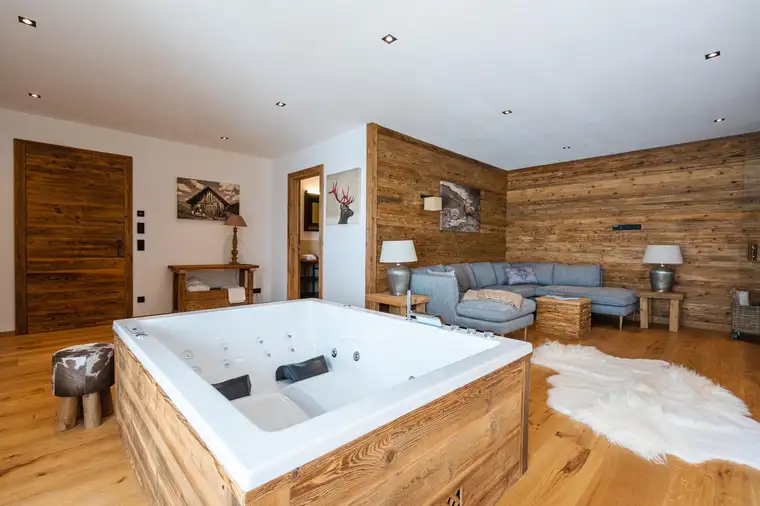 Komplett eingerichtetes Luxuschalet in Bestlage von St. Johann in Tirol