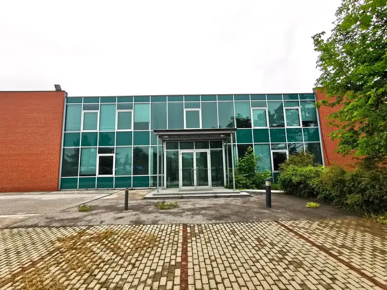 Perchtoldsdorf - Büroliegenschaft, 45 KFZ Stellplätze, Nahbereich Bahnhof, A2, A23, S1, A21 Anbindung