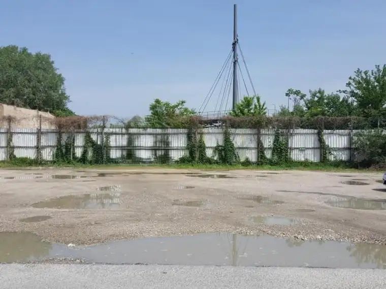 Befestigte Freifläche 2.000 m² (erweiterbar) 