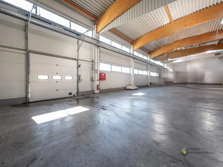 LOGISTIKHALLE ZU VERKAUFEN *INVESTMENT* und *EIGENNUTZUNG*