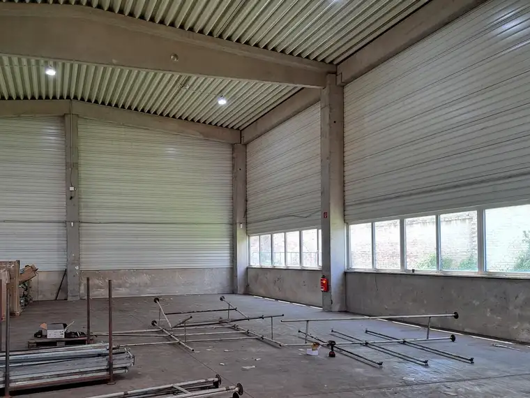 KALTLAGERHALLE 809m² zu vermieten 