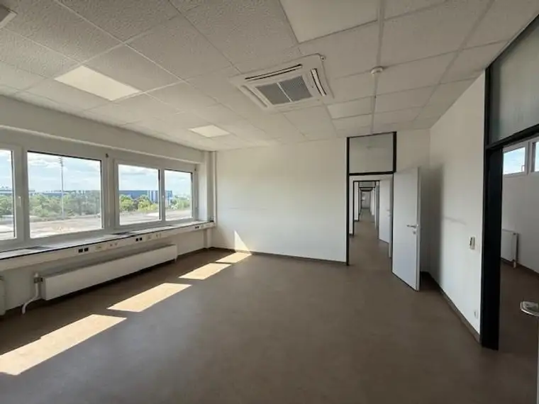 Büroflächen ab 200 m² bis 1.570 m² - € 6,00 bis € 8,50 / m²
