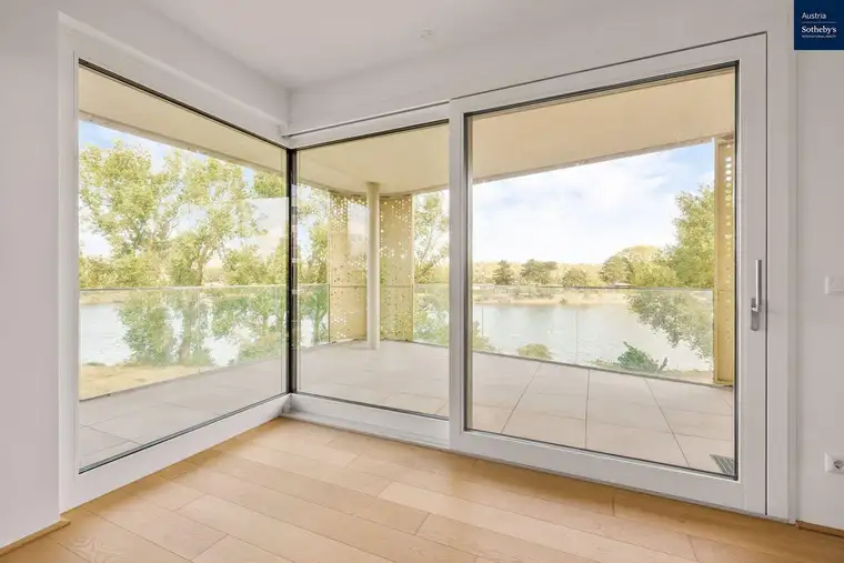 Wohn(T)raum am Wasser: Elegante Wohnung über der Donau