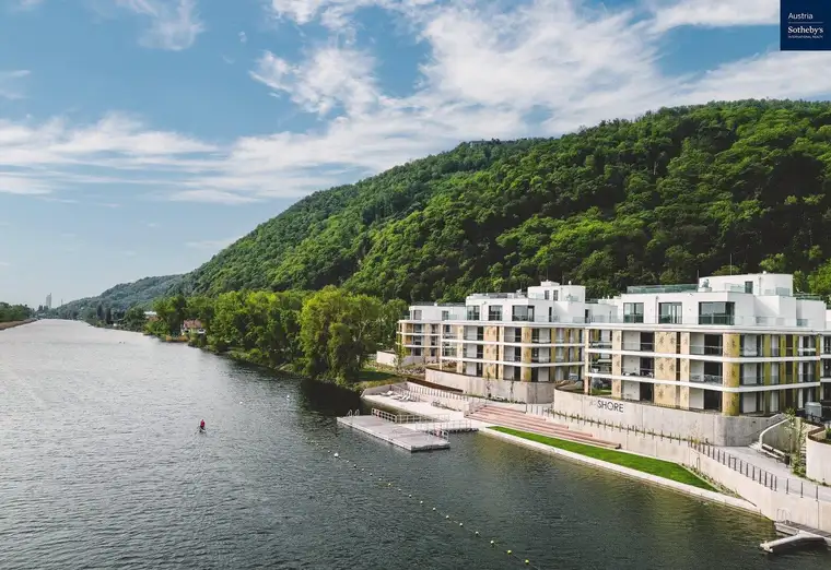 Wohn(T)raum am Wasser: Einzigartige Luxuswohnung mit Blick ins Grüne