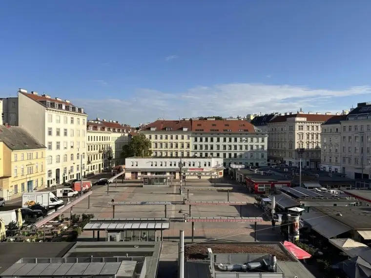 Absolute Seltenheit! Wunderbare Altbauwohnung direkt am schönen Karmelitermarkt