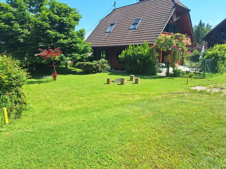 VERMIETET - Schmuckes Holzhaus mit Seeblick in Ruhelage