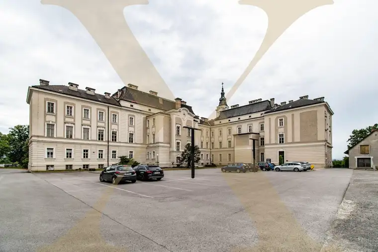 Altbau-Bürofläche im bischöflichen Seminar Melk zu vermieten! Umbau und Sanierung nach Mieterwunsch!