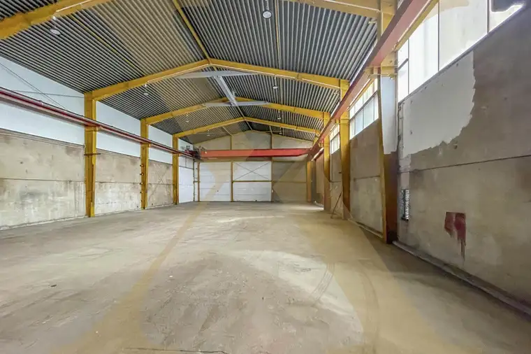 Kaltlagerhalle mit ca. 450m² nahe der Salzburgerstraße in Traun zu vermieten! Teilbar!