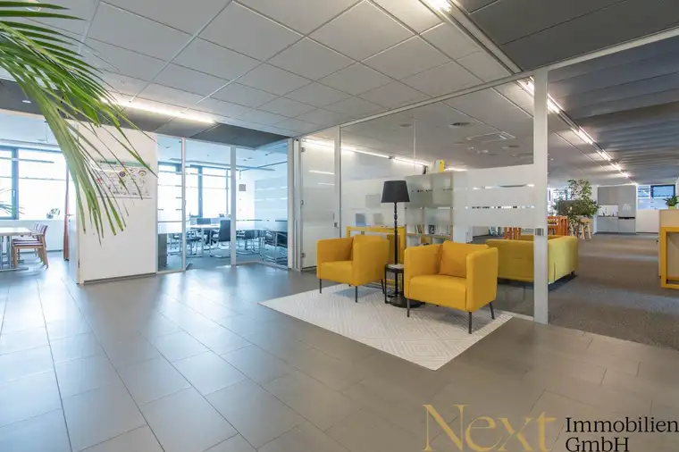 Großzügige Bürofläche mit Blick auf den Pöstlingberg im ETECH-Center Linz zu vermieten!