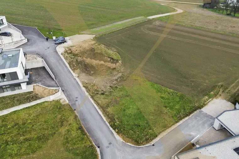 Ruhig gelegenes Baugrundstück mit toller Aussicht für Ihr Eigenheim in Offenhausen zu verkaufen!