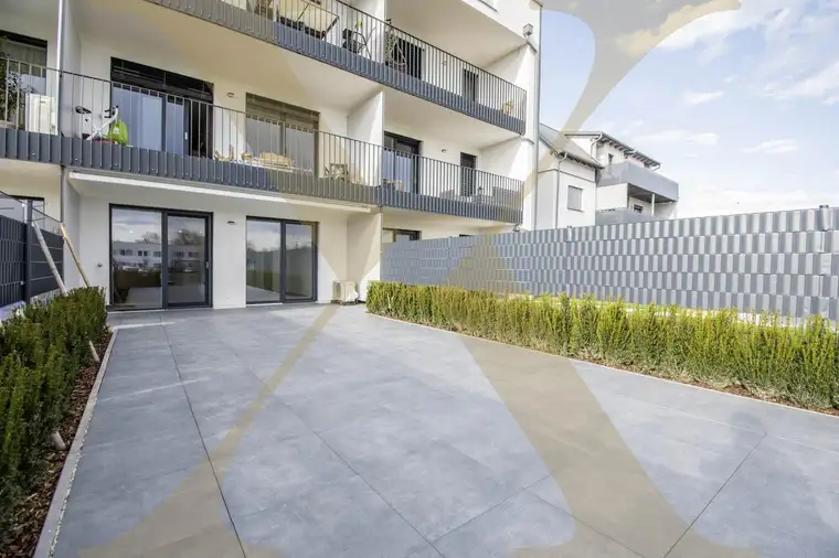 Top ausgestattete 2-Zimmer-Wohnung mit sonniger Terrasse und Klimaanlage zu vermieten!