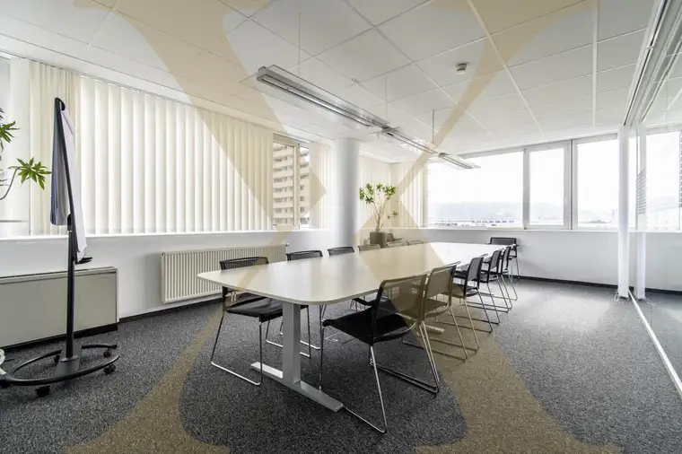 Helle und moderne Bürofläche im City Tower II in Linz zu vermieten!