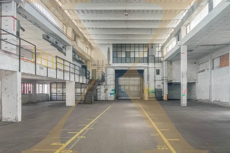 Lagerhalle mit Mezzanin in verkehrsgünstiger Lage von Linz zu vermieten!