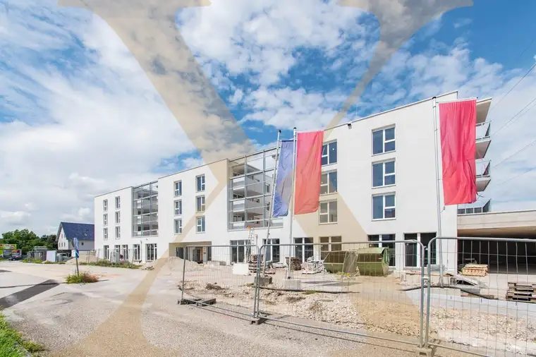 Flexible Neubau Büro-, Praxis- oder Geschäftsflächen an der Salzburger Straße zu vermieten!