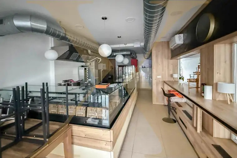 Vollmöbliert! Vielseitig nutzbares Gastrolokal in begehrter Lage in Urfahr zu vermieten!