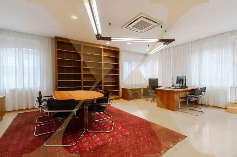 Helles Büro mit Terrasse in zentraler Lage in Linz/Urfahr zu verkaufen!