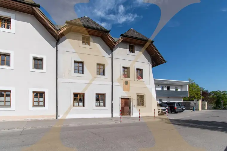 Wohnen mit Geschichte - charmante Altbauwohnung in Wels – Top 4 stilvoll wohnen auf ca. 75 m²