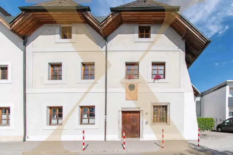 Wohnen mit Geschichte - charmante Altbau-Dachgeschosswohnung in Wels – Top 5 stilvoll wohnen auf ca. 81 m²