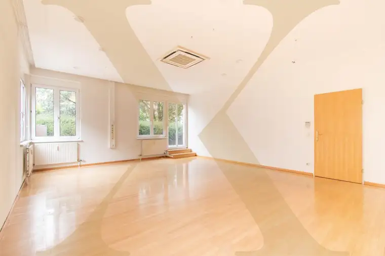 Helles Büro mit Terrasse in zentraler Lage in Linz/Urfahr zu verkaufen!
