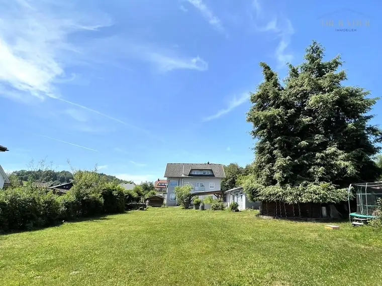 Mehrparteienhaus mit großem Baugrundstück - Nähe Velden am Wörthersee