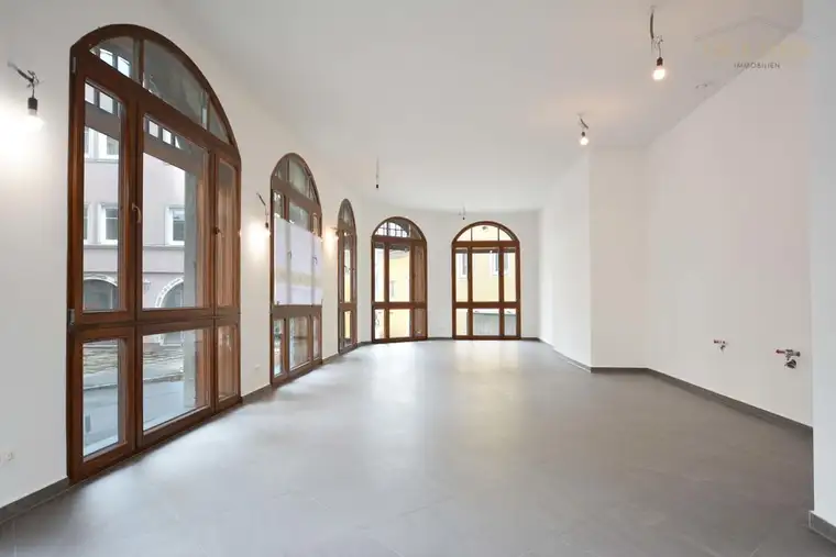 Erstklassiges Geschäftslokal in einer Stadtvilla – Perfekte Lage für Büro, Praxis oder Gastronomiebetrieb