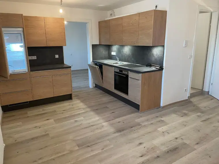 Wohnhaus mit 2 Einheiten, top-gepflegt