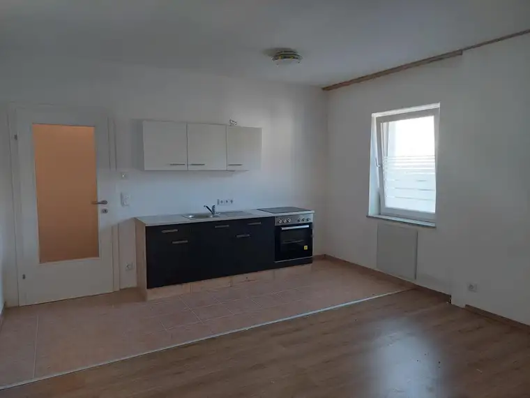 3 Zimmer Wohnung mit Balkon