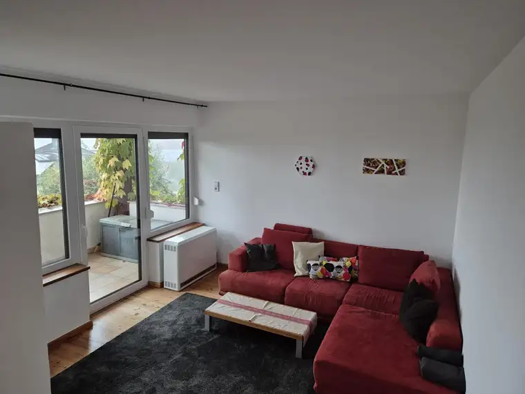 Außergewöhnliche 2,5 Zimmer Wohnung mit Seeblick