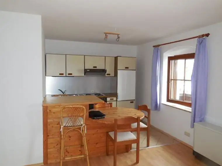 1 Zimmer Wohnung mit Balkon und Garage