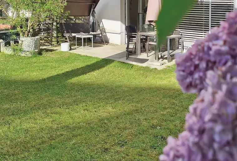 Ein Zuhause mit Mehrwert – 3-Zi-Wohnung mit großem Garten und Sonnenterrasse!