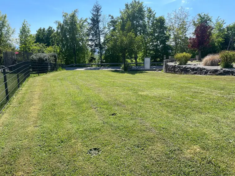 Zentrales, ruhiges, sonniges Baugrundstück in Ostermiething