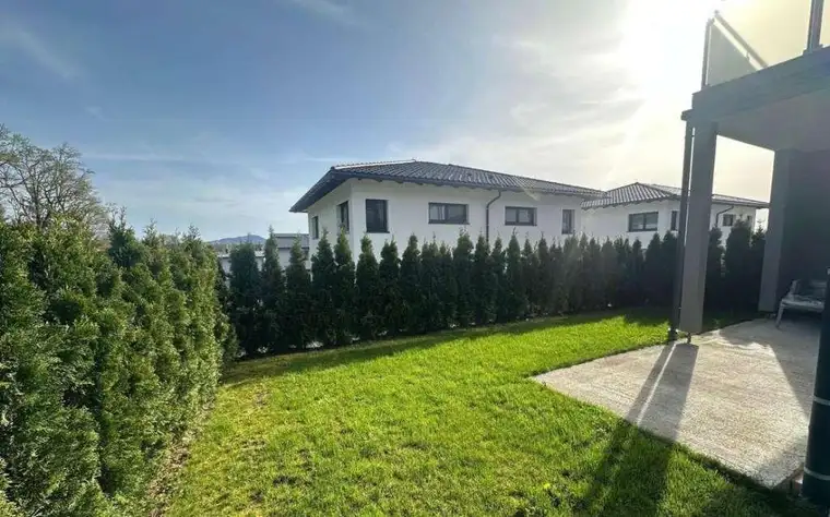 "Raus aus der Stadt" ruhige, sonnige und exclusive Doppelhaushälfte in Palting