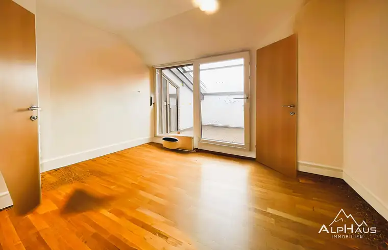 Leistbare, helle 2 Zimmer- Dachgeschoß-Starterwohnung in Anthering