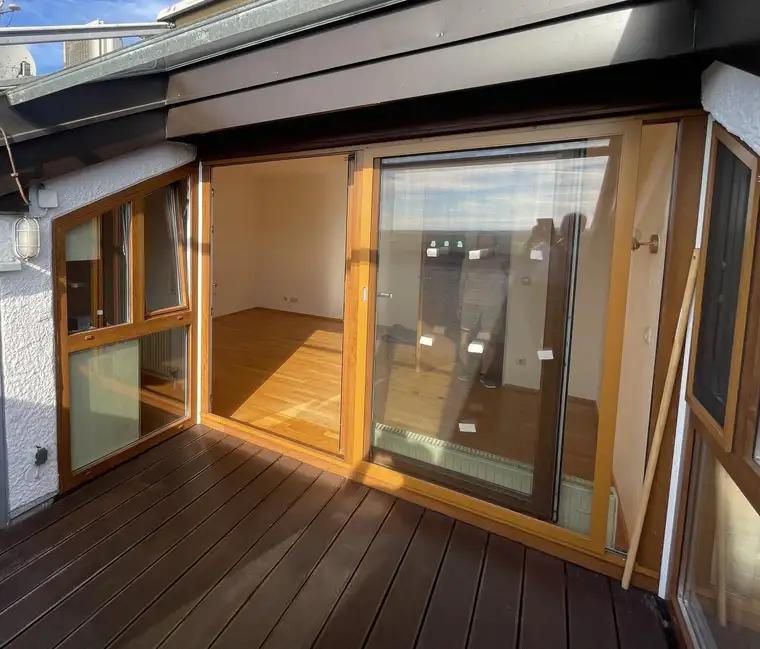 Leistbare, helle 2 Zimmer- Dachgeschoß-Starterwohnung in Anthering