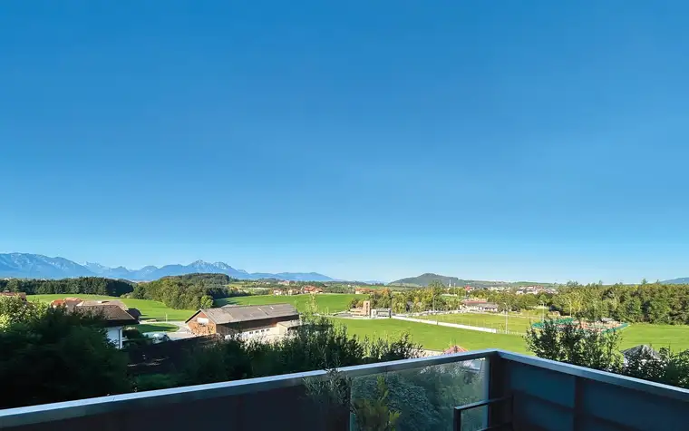 Moderner 3-Zimmer-Wohngenuss mit Panoramablick und großem Balkon