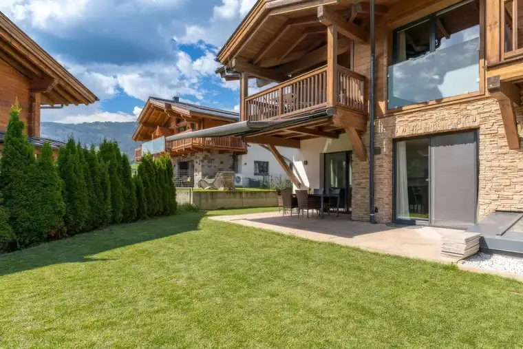 Neuwertige Gartenwohnung mit Panoramablick – 6-Zimmer-Alpenlodge mit voll ausgebautes Souterrain