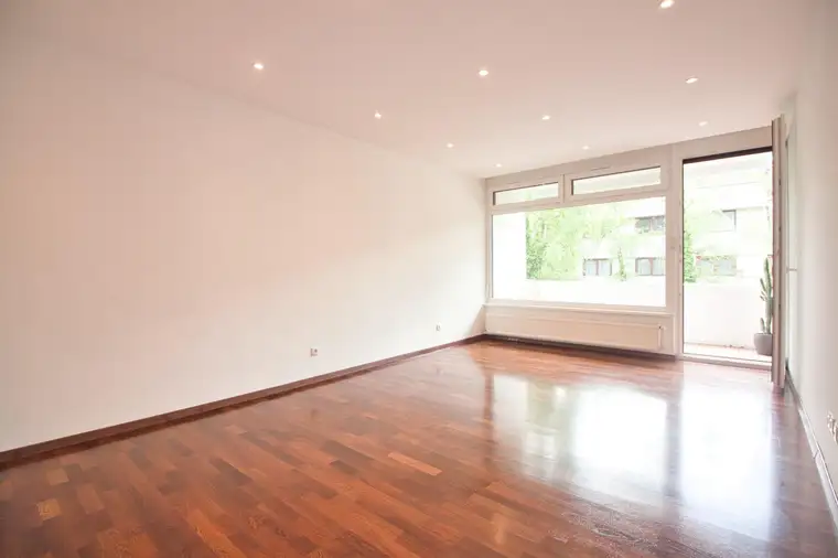 Wunderschöne 3-Zimmer-Wohnung am Wolfersberg | zentral begehbar | private Loggia | Pool auf dem Dach