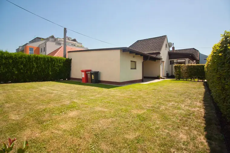 Gepflegtes, charmantes Haus im schönen Fischamend | ca. 122 m² Wohnfläche auf einer Ebene | 5 Zimmer | Garten &amp; Garage