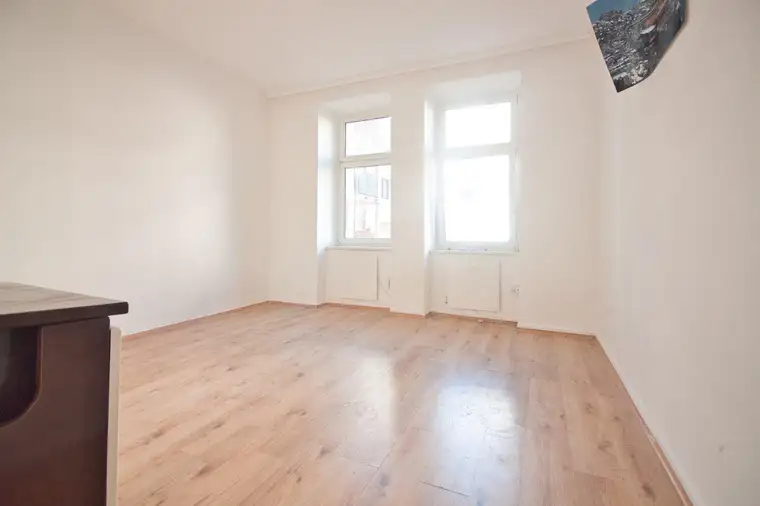 Ruhige, helle 2-Zimmer-Wohnung | Innenhoflage | WC und Bad in der Wohnung
