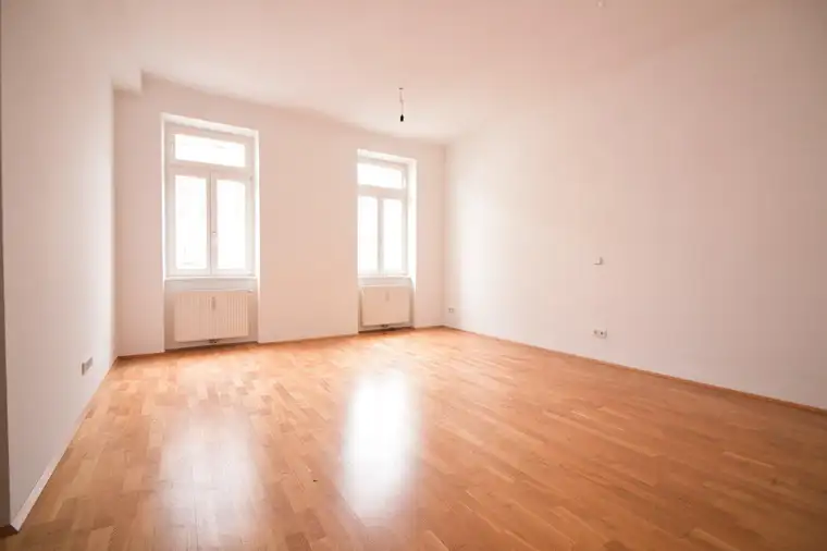 Ruhige 2-Zimmer-Altbau-Wohnung | Top Lage direkt neben U-Bahn