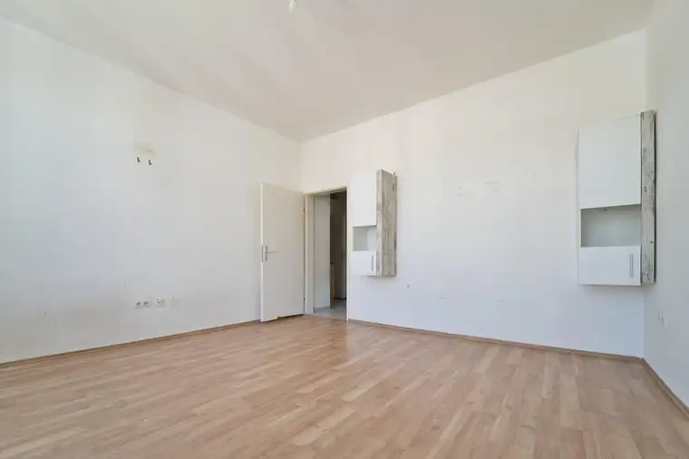 Ruhige, helle 2-Zimmer-Wohnung | Innenhoflage | WC und Bad in der Wohnung