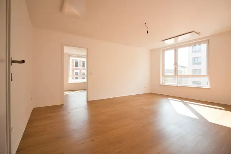 Helle, gepflegte 2-Zimmer-Wohnung Eckwohnung mit separater Küche | TOP Anbindung