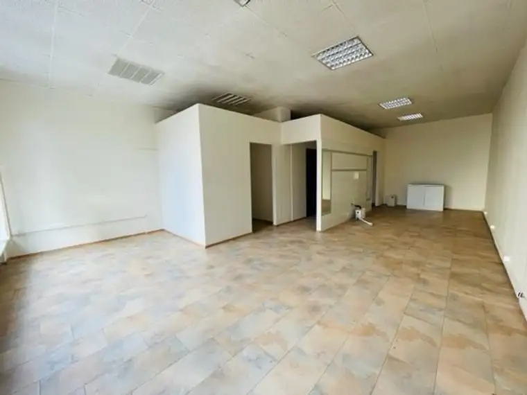 71 m² Geschäftslokal mit ca. 6 m langer Auslagenfront